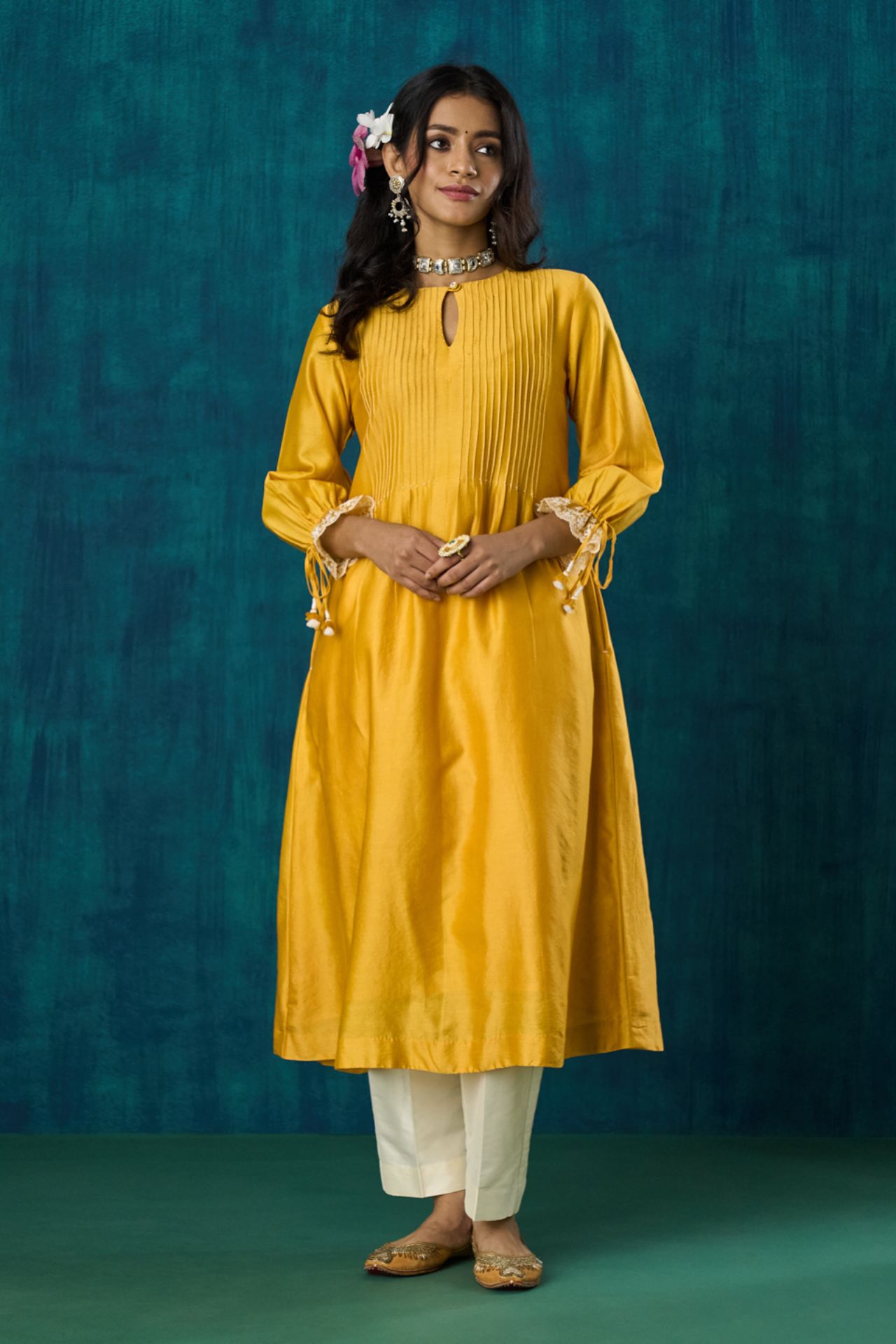 Amrai Kurta