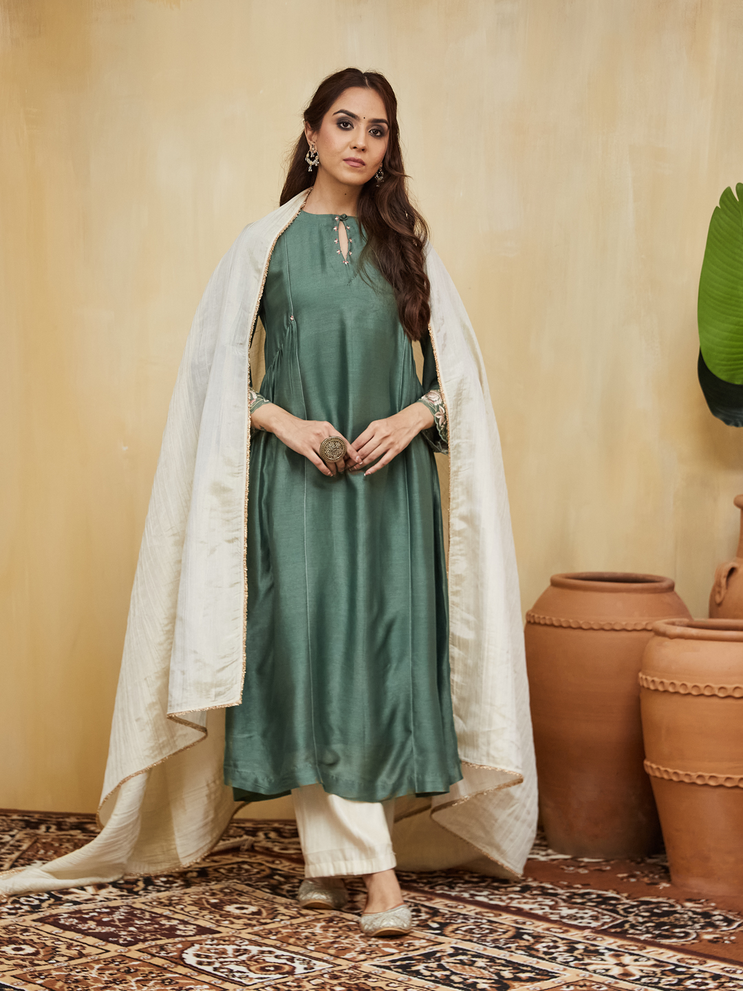 Green Floral Embroidered Chanderi Nadia Kurta Set (Set Of 3)