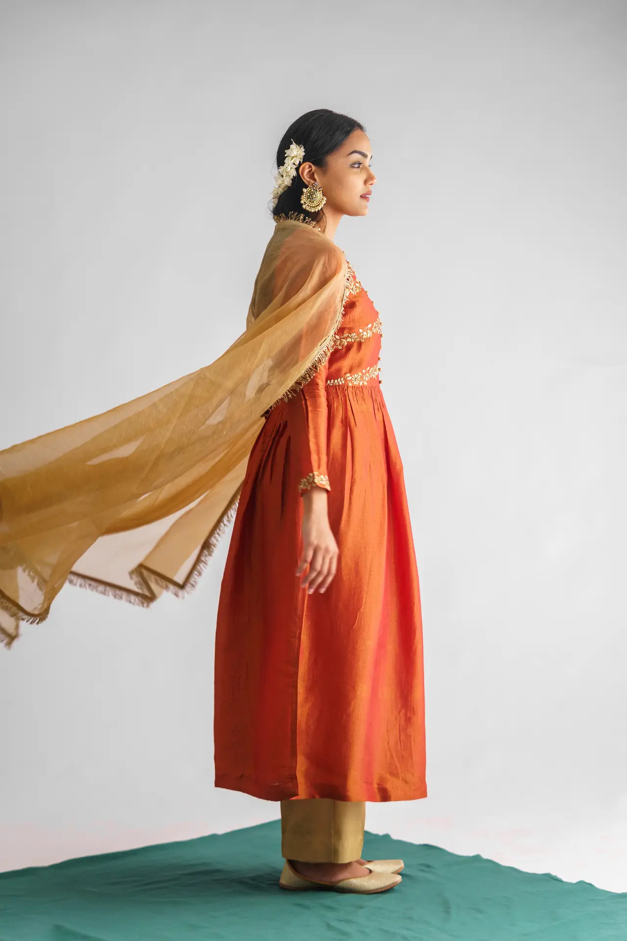 Golden organza dupatta with lace edging