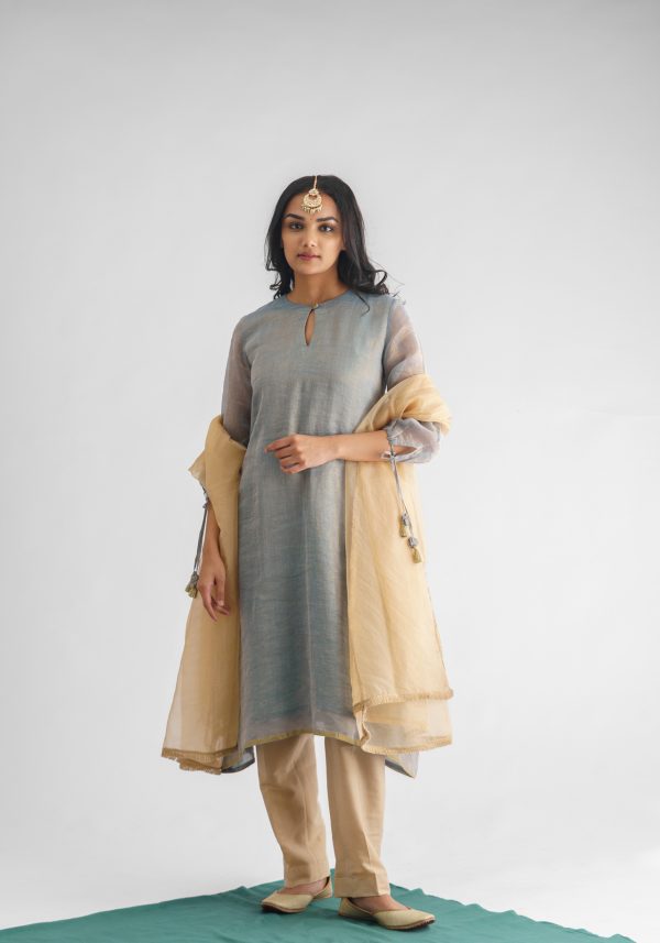 Aasmani Kurta with Pant(Set of 2)