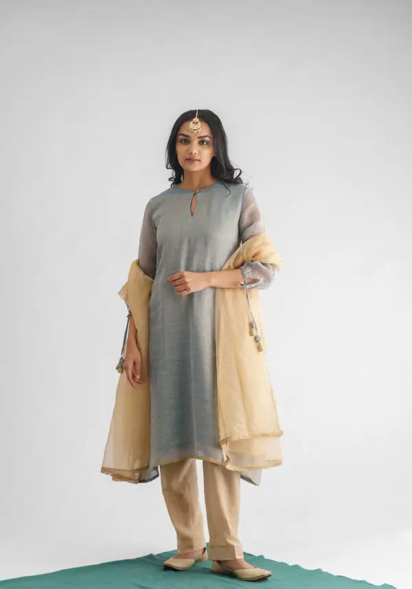 Aasmani Kurta with Pant(Set of 2)