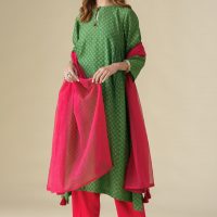 Magenta Kota Dupatta With Crochet Lace And Tassel Detailing