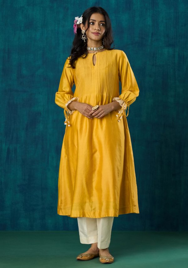 Amrai Kurta