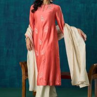 Peach Floral Embroidered Urvi Kurta With Pants And Dupatta(Set of 3)