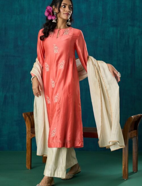 Urvi Kurta