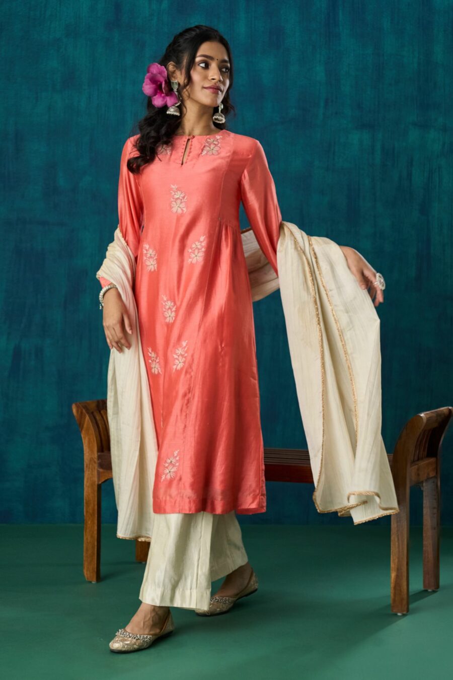 Urvi Kurta